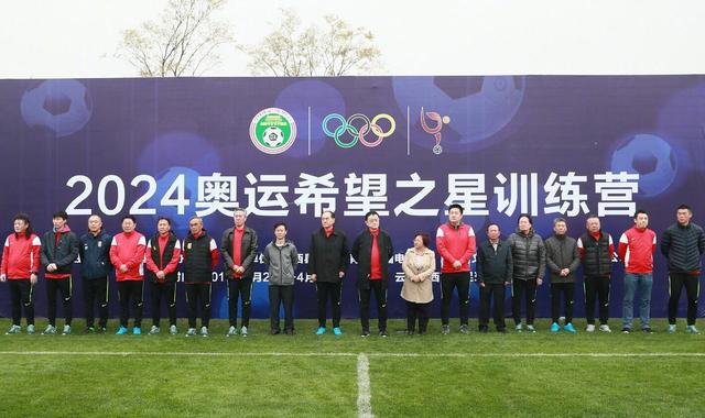 CCTV6 VIP影院 搜索 电影 星闻 独家 更多 专题 图片 视频 滚动 首页 新闻 大片 影库 CCTV6 VIP影院 客户端 电影网>新闻>原创深度策划 《疯狂动物城2》累计票房破21亿 AI合影破圈了!