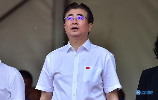 电影版《戏台》相较于话剧，增加了一个独特的彩蛋：在话剧里，故事终结于炮火隆隆中，两个角儿唱完《霸王别姬》，台下观众回头看他们表演。