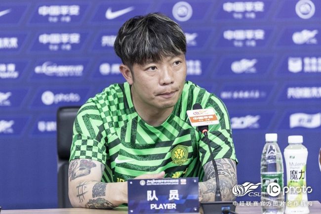 最近，主演甄子丹与在片中合作的岑勇康合影，两位演员的家人也一起出镜，甄子丹的一双儿女更做出打拳动作，继承老 《卧虎藏龙2》发漫画海报 美漫武侠反差萌爆棚 2016-02-27 由袁和平执导，甄子丹、杨紫琼、岑勇康、刘承羽联袂主演的《卧虎藏龙：青冥宝剑》已上映一周，票房成绩突破两亿。