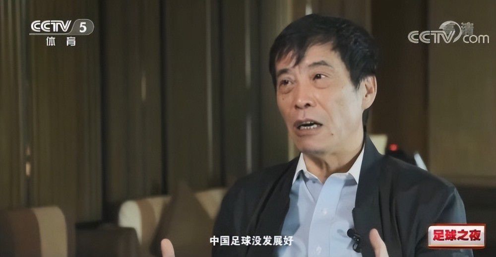 两个人的合照海报还是导演用手机拍摄的。