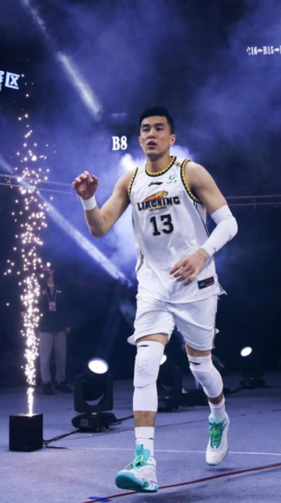 李红有一颗红心,这个红代表的是passion,所以在《出走的决心》里边,用李红这个名字来命名,其实是