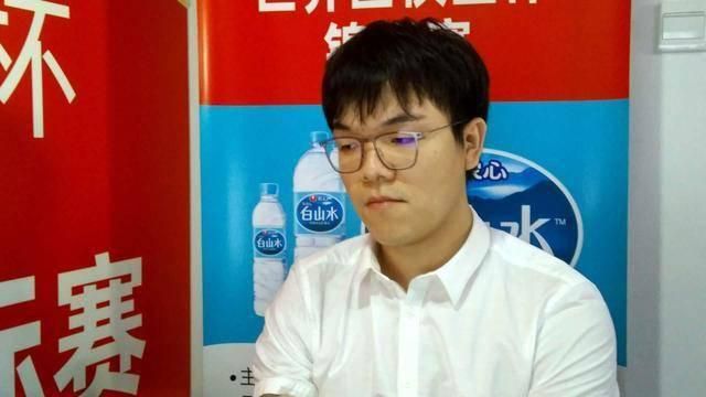 上一页12345.莱托少爷现身F1摩纳哥大奖赛 半透上衣擦边秀身材_海外_ 消息 首页 新闻 视频 大片 影库 CCTV6 VIP影院 搜索 电影 星闻 独家 更多 专题 图片 视频 滚动 首页 新闻 大片 影库 CCTV6 VIP影院 客户端 电影网>新闻>明星资讯 莱托少爷现身F1摩纳哥大奖赛 半透上衣擦边秀身材 时间:2024.05.28 : 作者:迪莫 : 共6张 当地时间5月26日,摩纳哥蒙特卡洛,“莱托少爷”杰瑞德·莱托现身2024年F1摩纳哥大奖赛现场。