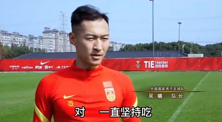 谈起一场“鸳鸯浴”戏,伊能静连声感谢任达华为防她走光,不惜把脸埋在充满泡沫的水里。