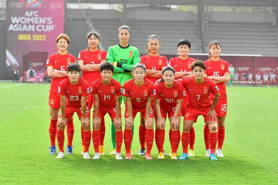 格伦·克洛斯、莎拉·保罗森、泰亚娜·泰勒、金·卡戴珊、妮... 法鲨归来！