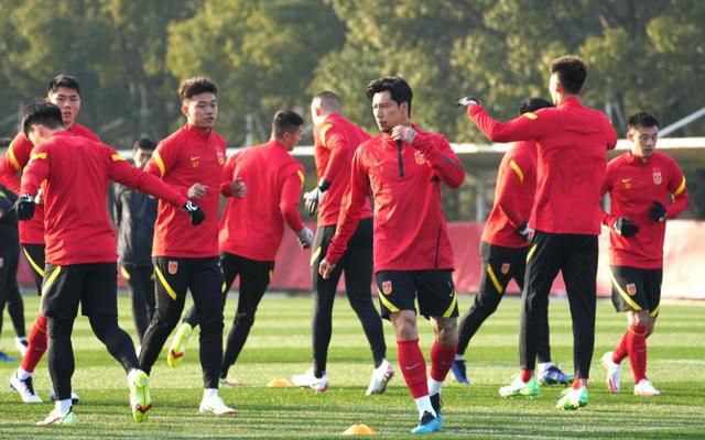 角色对热爱的坚定执著、对家人的陪伴守护,对生活的积极乐观都跃然纸上,为观众带来冬日里的第一缕暖光。