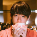 神木隆之介时隔13年主演民放台电视剧，将饰演男主·铁平；斋藤工饰演铁平的哥哥兼采矿员·进平；杉咲花饰演食堂的女服务员·朝子；池田依来沙饰演神秘女性·Rina；清水寻也饰演铁平的好友·贤将；土屋太凤饰演自由奔放的职员女儿·百合子。