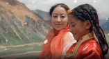 惊喜的是，片中另外一位领衔主演于洋空降演唱会现场，并亲手送上了一束定制“老铁花”，以致敬“末 《鼠胆英雄》曝新剧照 于洋李解赞岳云鹏拍戏很拼 2019-04-18 近日，已经定档7月19日的喜剧电影《鼠胆英雄》曝光了一组最新剧照，李解和于洋一警、一匪的演出十分亮眼，二人在谈到岳云鹏时，均对小岳岳的表演赞叹有加。