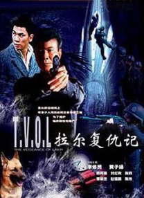 维多利亚抱爱女哈珀现身机场，妈妈全身黑以帽遮脸女儿表情呆萌可爱。