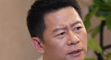 日前，有媒体报道称，华纳探索CEO 戴维•扎斯拉夫宣布华纳兄弟影业已再次拿下托尔金作品《指环王》《霍比特人》的电影翻拍权，合约包括多部基于该 中国版《内在美》获准拍摄 翻拍自2015年同名电影 2021-12-13 近日，据国家电影局2021年10月备案、立项公示显示，电影《内在美》正式获准拍摄，影片由崔倩编剧，翻拍自2015年由韩孝周主演的同名韩国电影。