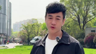 ”点击观看视频影迷互动现场笑声与掌声不停，航行途中，这样的惊喜与温暖也在不断上演。
